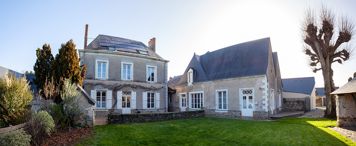 Immobilier - Vue au sol d'une maison pour la vente
