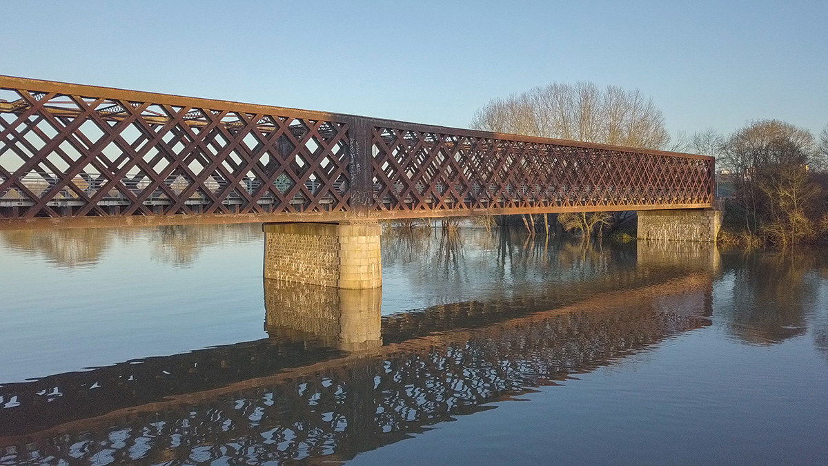 Structure métallique d'un pont après travaux
